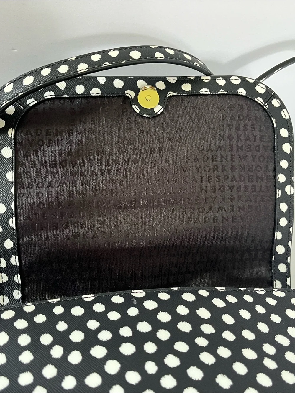 kate spade Black & White Polka Dot Large Laurel Way Carsen handbag EUC